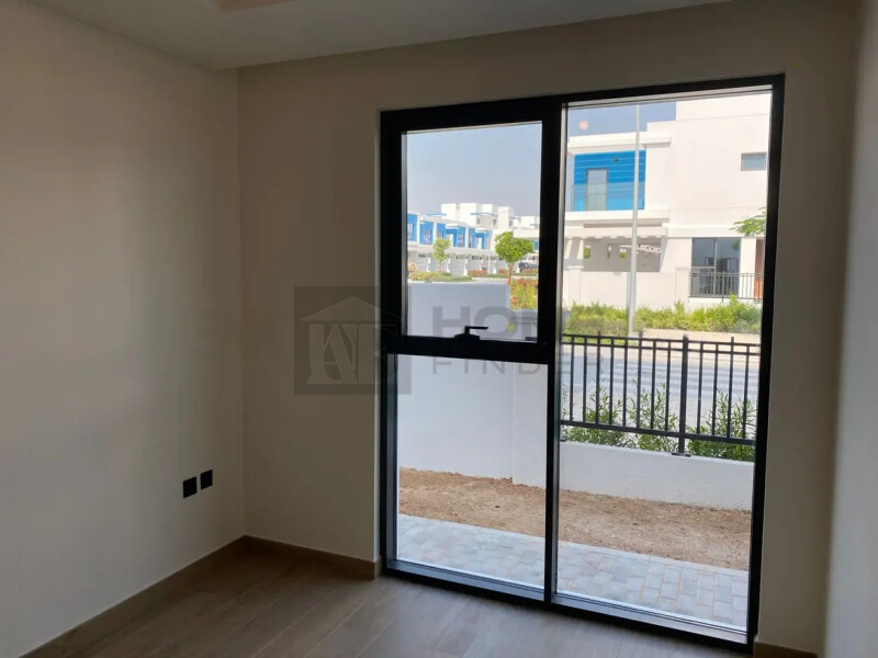 Townhouse for Rent in Santaroni - Damac Lagoon, Dubai - Corner Unit | Close to Park | DAMAC Lagoons at 300000 AED