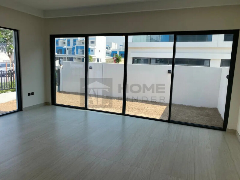 Townhouse for Rent in Santaroni - Damac Lagoon, Dubai - Corner Unit | Close to Park | DAMAC Lagoons at 300000 AED