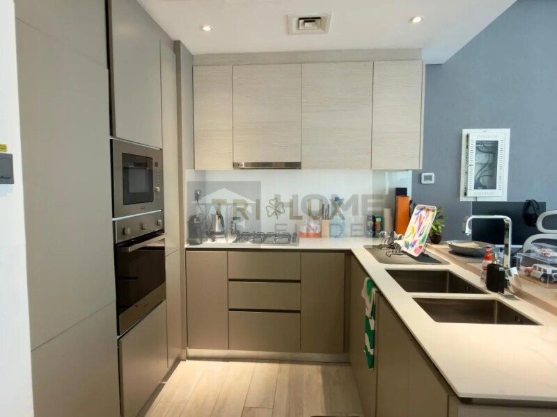 Apartment for Sale in Oxford Residence 2 - Jumeirah Village Circle, Dubai - Pool View | Sunny One-Bedroom | Fully Equipped at 1090000 AED