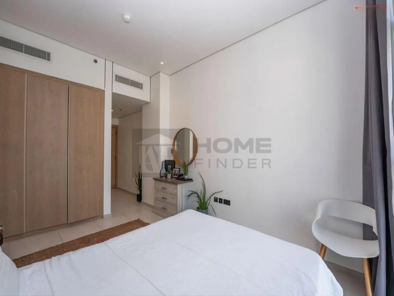 Apartment for Sale in Beverly Residence 1 - Jumeirah Village Circle, Dubai - Pool View | Vacant Now | Study | Large Terrace at 1940000 AED