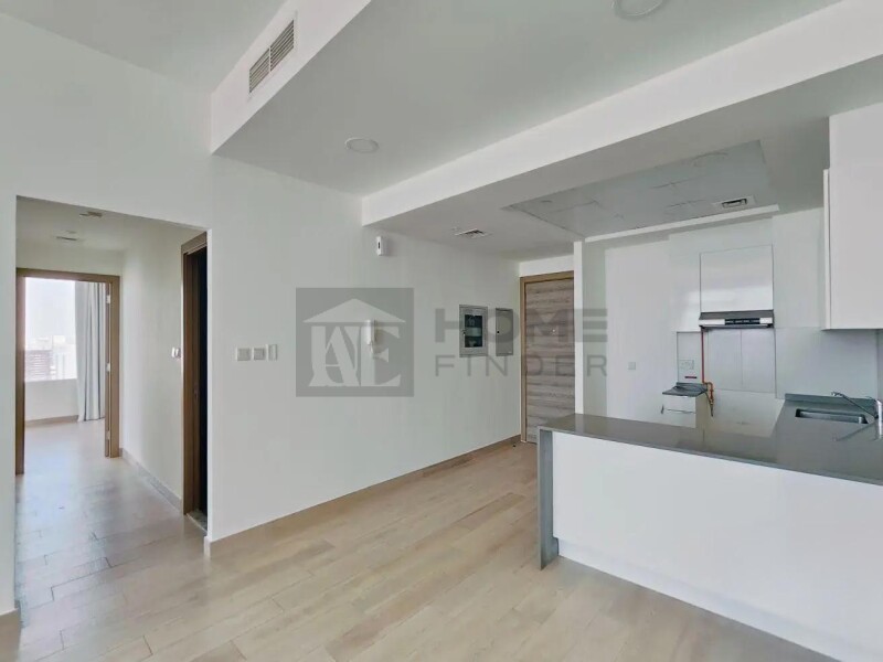 Apartment for Sale in BLOOM TOWERS A - JVC, Dubai - High Floor | Vacant | Ready | Multiple Options | at 2099998 AED