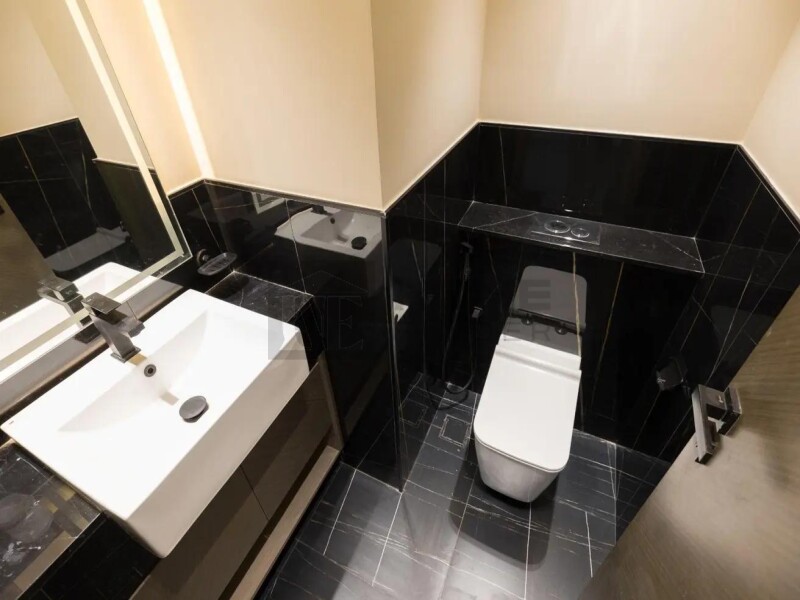 Apartment for Sale in Reva Residence - Business Bay, Dubai - Motivated Seller | High Floor | Canal and Burj Khalifa View at 1600000 AED