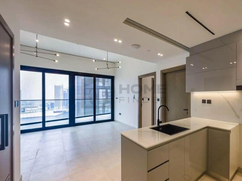 Apartment for Sale in Reva Residence - Business Bay, Dubai - Motivated Seller | High Floor | Canal and Burj Khalifa View at 1600000 AED