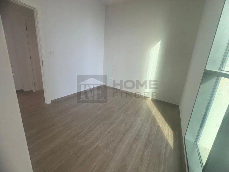 Apartment for Sale in Belgravia Heights 2 - Jumeirah Village Circle, Dubai - Hot Deal | Vacant on Transfer | White Goods at 2190000 AED