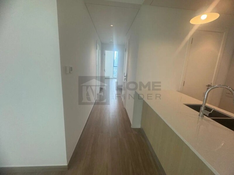 Apartment for Sale in Belgravia Heights 2 - Jumeirah Village Circle, Dubai - Hot Deal | Vacant on Transfer | White Goods at 2190000 AED