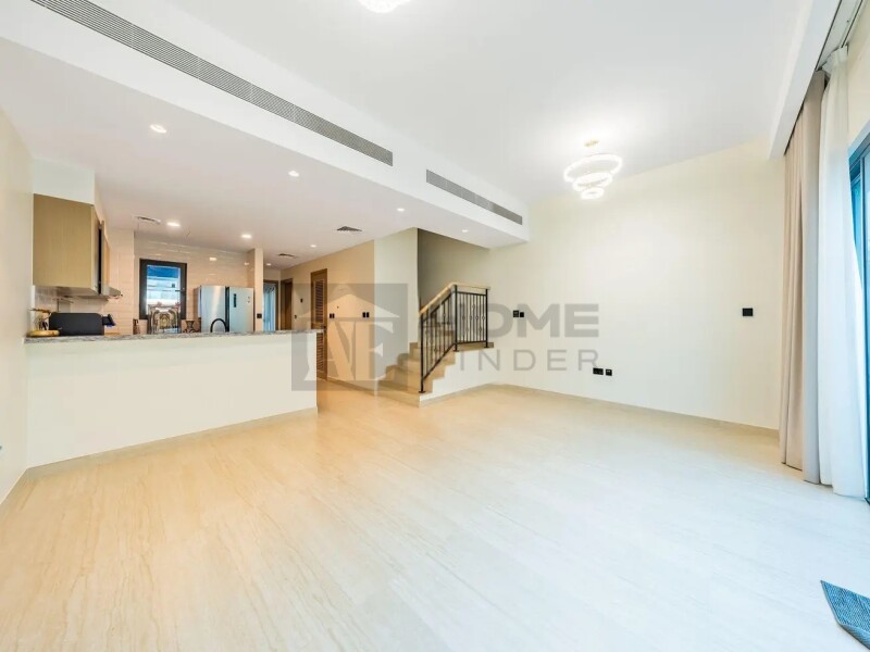 Townhouse for Rent in Santorini 2 - Damac Lagoons, Dubai - End Corner | L Shape Gurden | 5BR + Maid | at 200000 AED