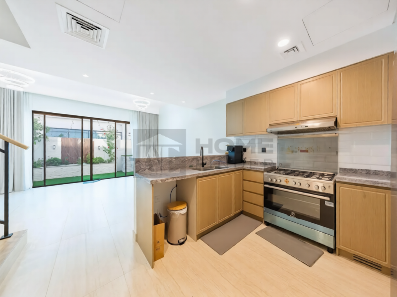 Townhouse for Rent in Santorini 2 - Damac Lagoons, Dubai - End Corner | L Shape Gurden | 5BR + Maid | at 200000 AED