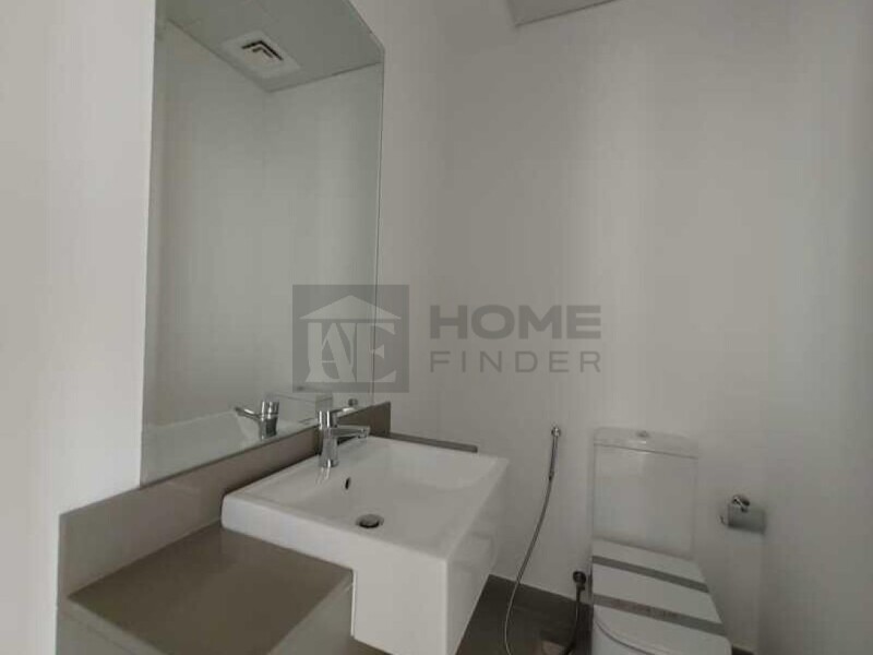 Apartment for Sale in Bloom Tower B - Jumeirah Village Circle, Dubai - Skyline View |Premium Layout |High Floor at 75000 AED