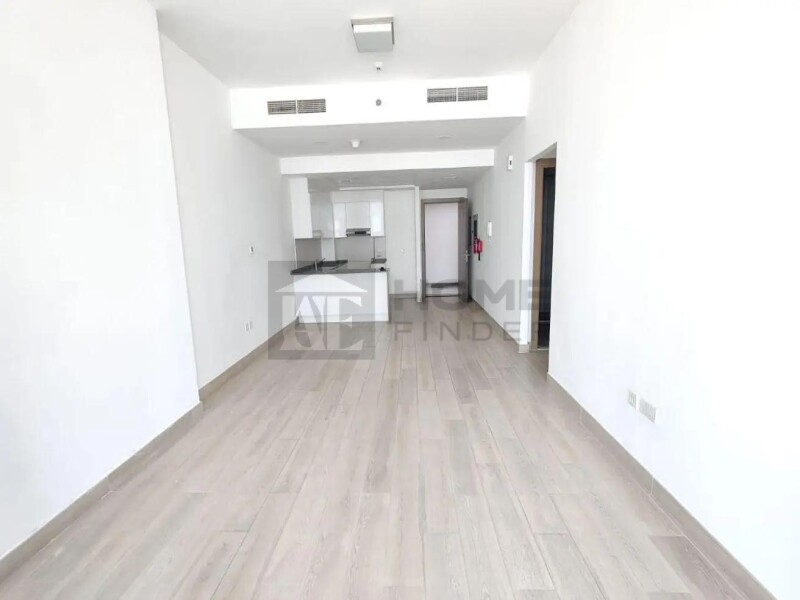 Apartment for Rent in Bloom Tower A - Jumeirah Village Circle, Dubai - Vacant Unit | High Floor | Skyline View at 135000 AED