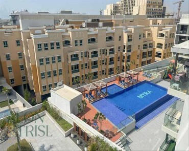 Pool view | Furnished | Top floor