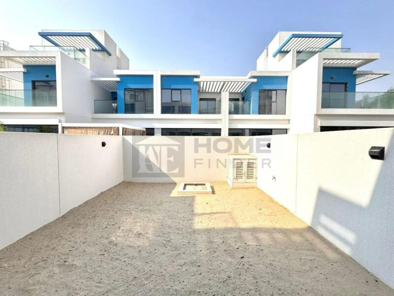 Townhouse for Rent in Santorini's - Damac Lagoons, Dubai - 4 Bedroom Townhouse | Family-Friendly | Unfurnished at 155000 AED
