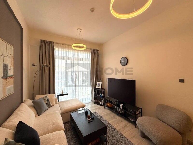 Apartment for Sale in Oxford Residence 2 - Jumeirah Village Circle, Dubai - Vacant | Pool View | Well Maintained at 1140000 AED