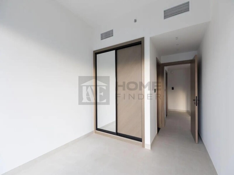 Apartment for Sale in Reva Residence - Business Bay, Dubai - Motivated Seller | High Floor | Canal and Burj Khalifa View at 1600000 AED