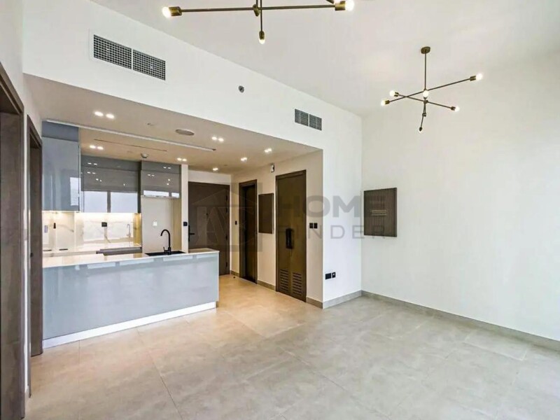 Apartment for Sale in Reva Residence - Business Bay, Dubai - Motivated Seller | High Floor | Canal and Burj Khalifa View at 1600000 AED
