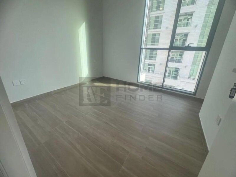 Apartment for Sale in Belgravia Heights 2 - Jumeirah Village Circle, Dubai - Hot Deal | Vacant on Transfer | White Goods at 2190000 AED