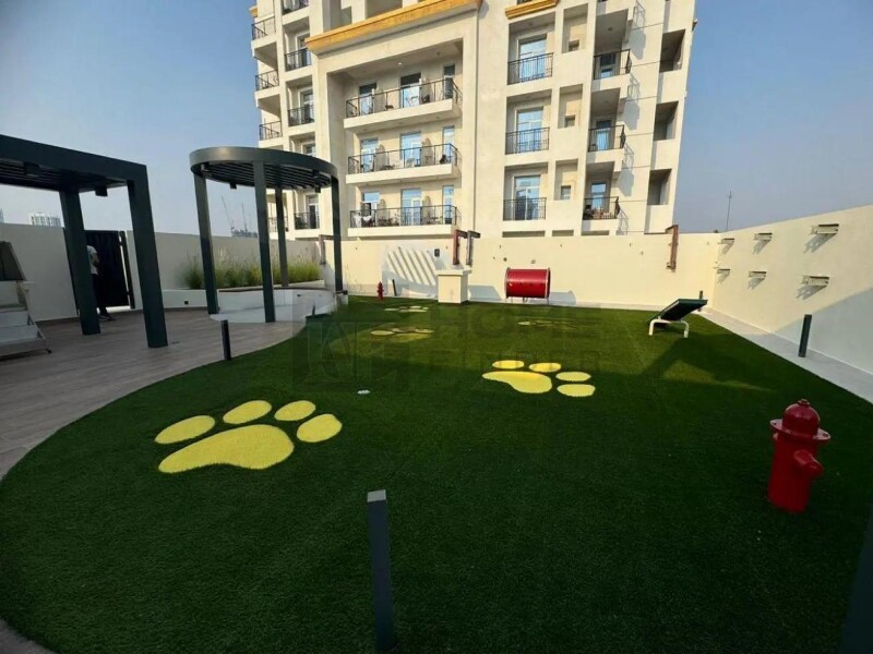 Apartment for Sale in Belgravia Heights 2 - Jumeirah Village Circle, Dubai - Hot Deal | Vacant on Transfer | White Goods at 2190000 AED