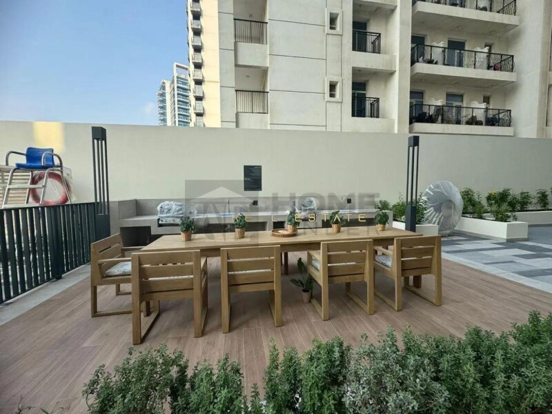 Apartment for Sale in Belgravia Heights 2 - Jumeirah Village Circle, Dubai - Hot Deal | Vacant on Transfer | White Goods at 2190000 AED